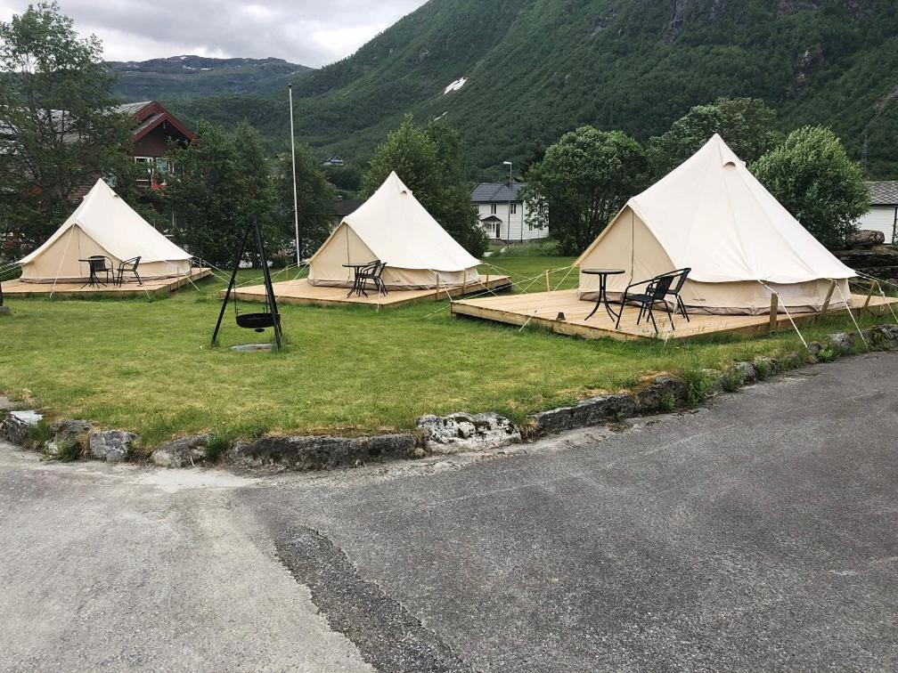 Skysstasjonen Cottages Рёльдаль Экстерьер фото