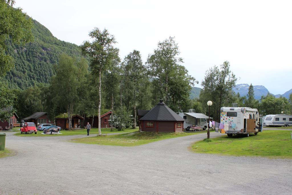 Skysstasjonen Cottages Рёльдаль Экстерьер фото