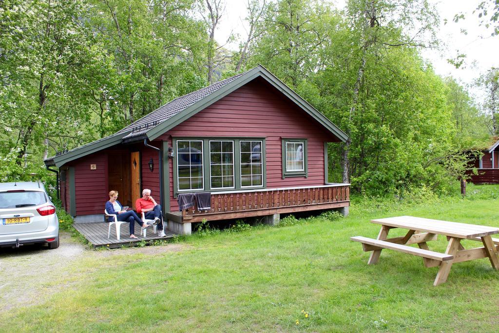 Skysstasjonen Cottages Рёльдаль Номер фото
